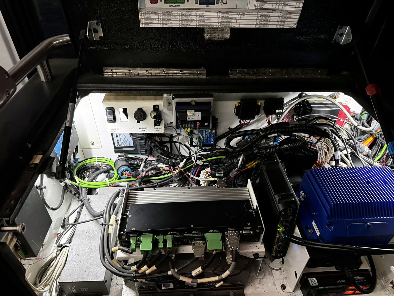 Electrical bay in a transit bus